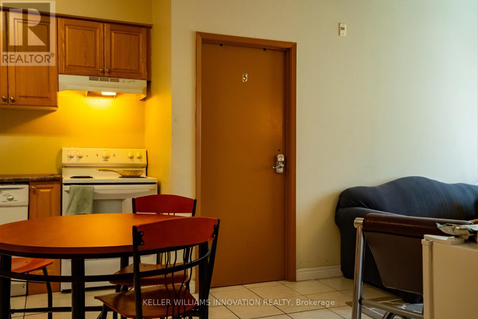 402 - 253 Lester Street, Waterloo, Ontario  N2L 3W6 - Photo 6 - X12310970