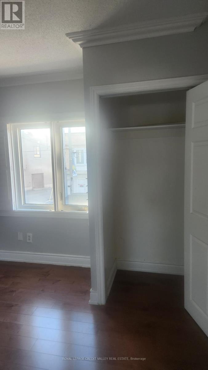 Upper Unit - 1017 Weston Road, Toronto, Ontario M6N 3R9 - Photo 18 - W12565612