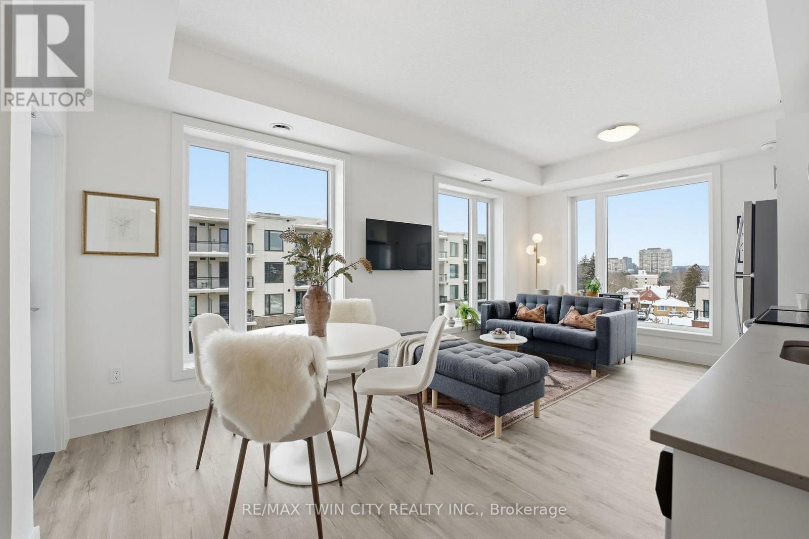 516 - 107 Roger Street, Waterloo, Ontario N2J 0G3 - Photo 9 - X12594088