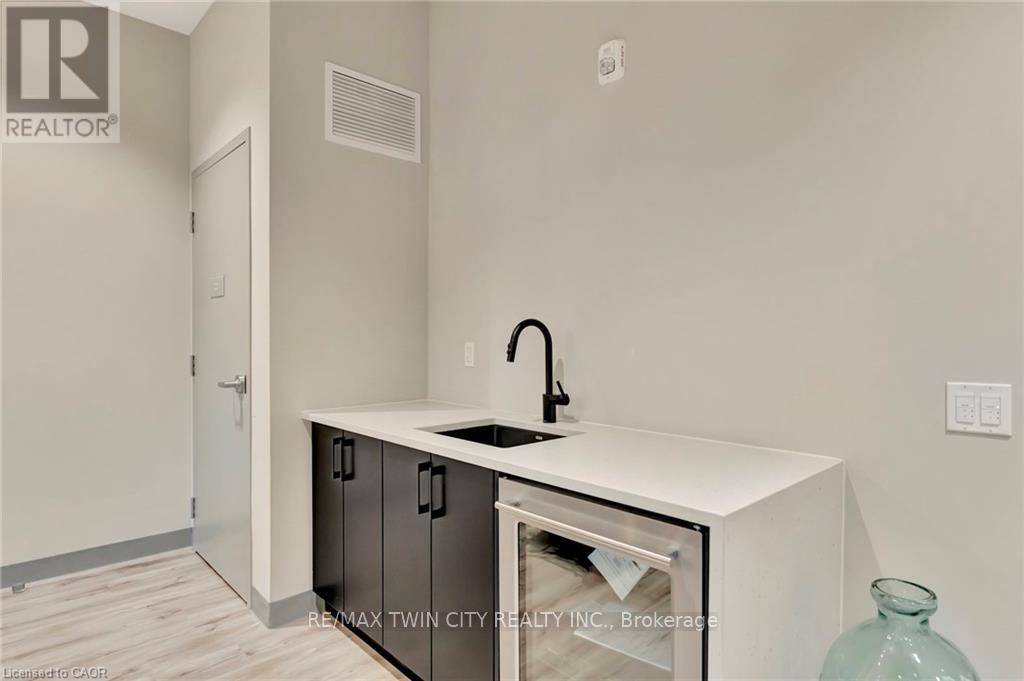 516 - 107 Roger Street, Waterloo, Ontario N2J 0G3 - Photo 27 - X12594088