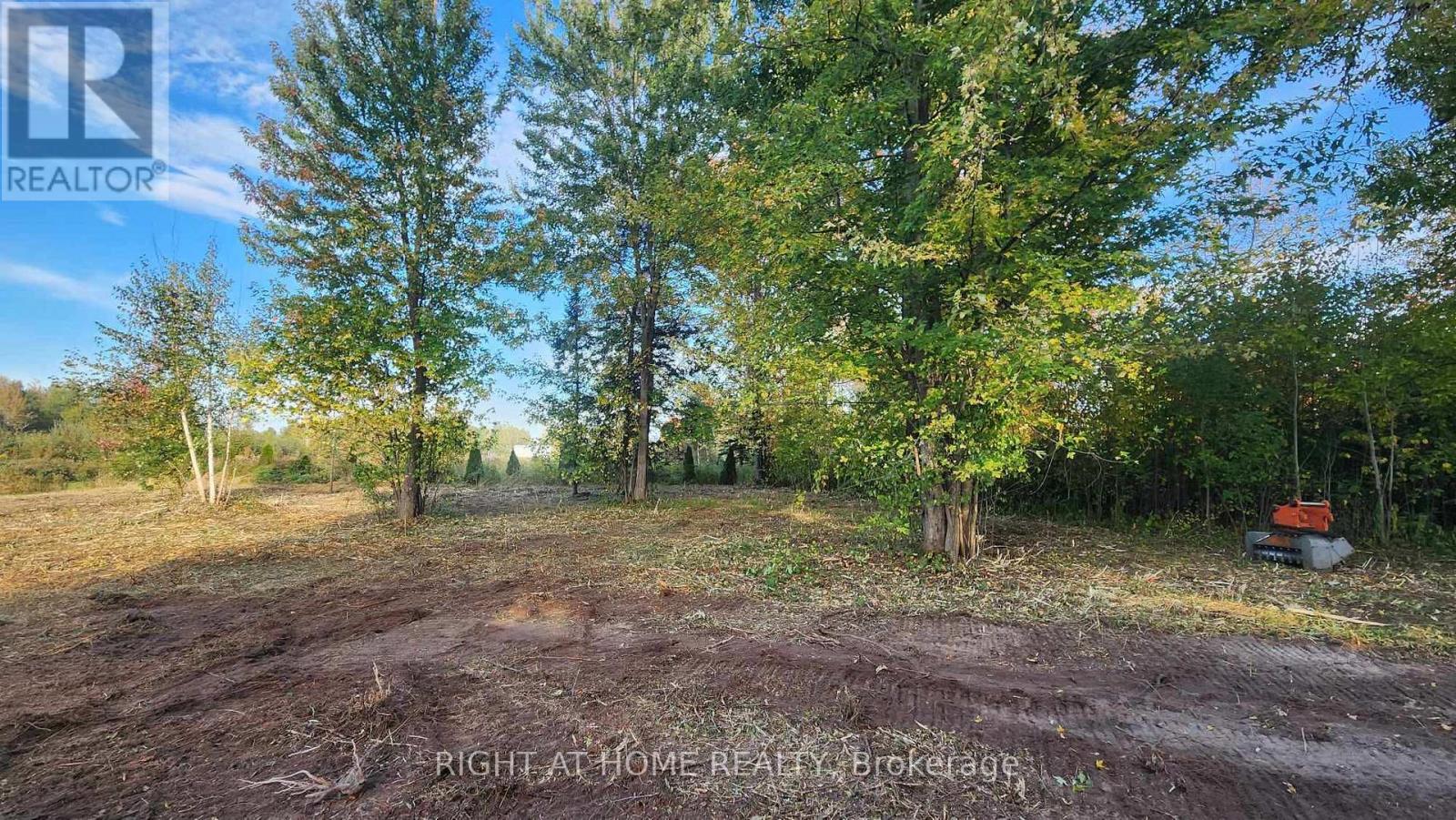 15 Concord Road, West Nipissing, Ontario  P2B 2N7 - Photo 11 - X12601242