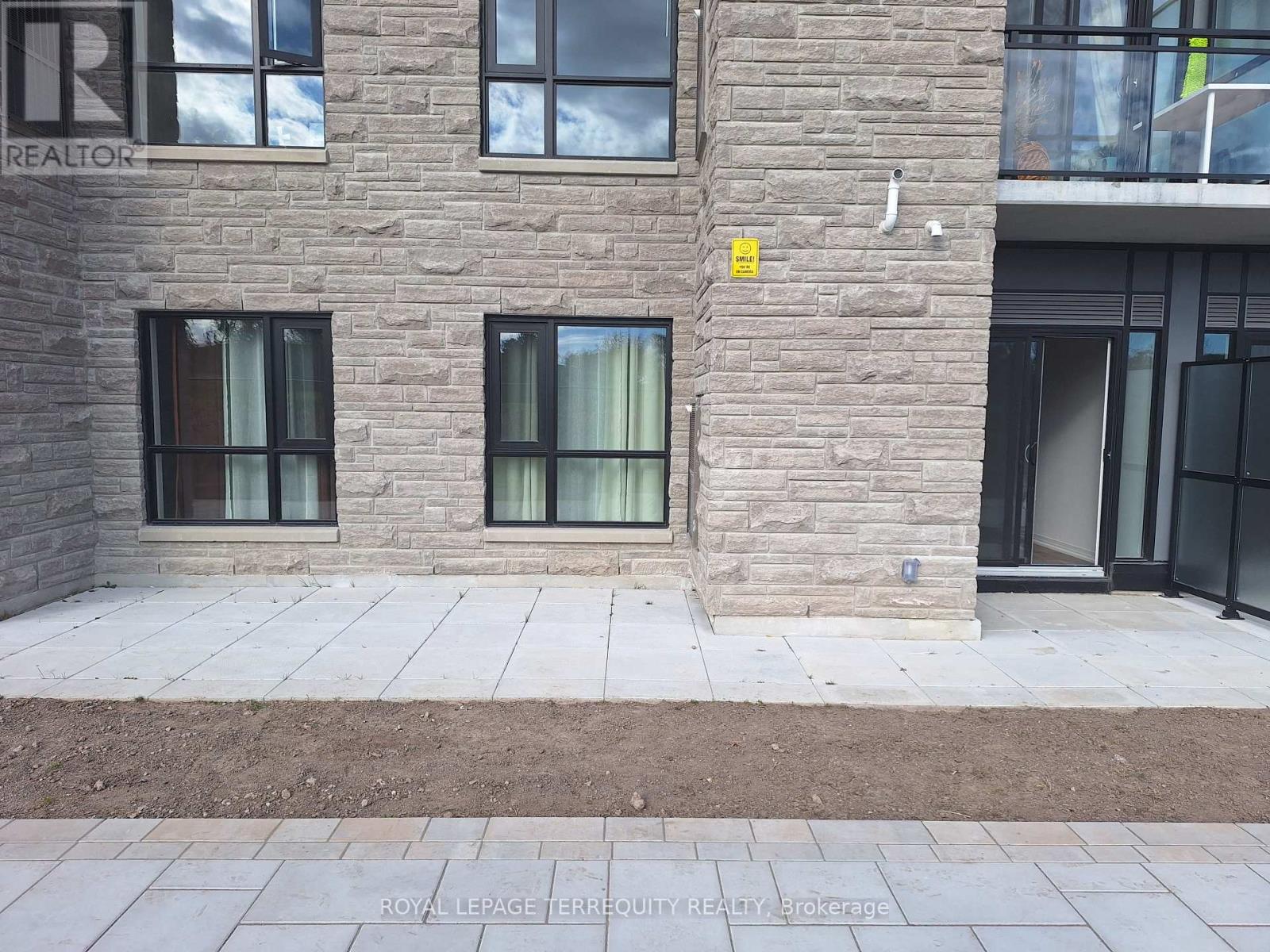 Lp 15 - 50 Herrick Avenue, St. Catharines, Ontario  L2P 0G3 - Photo 2 - X12601254