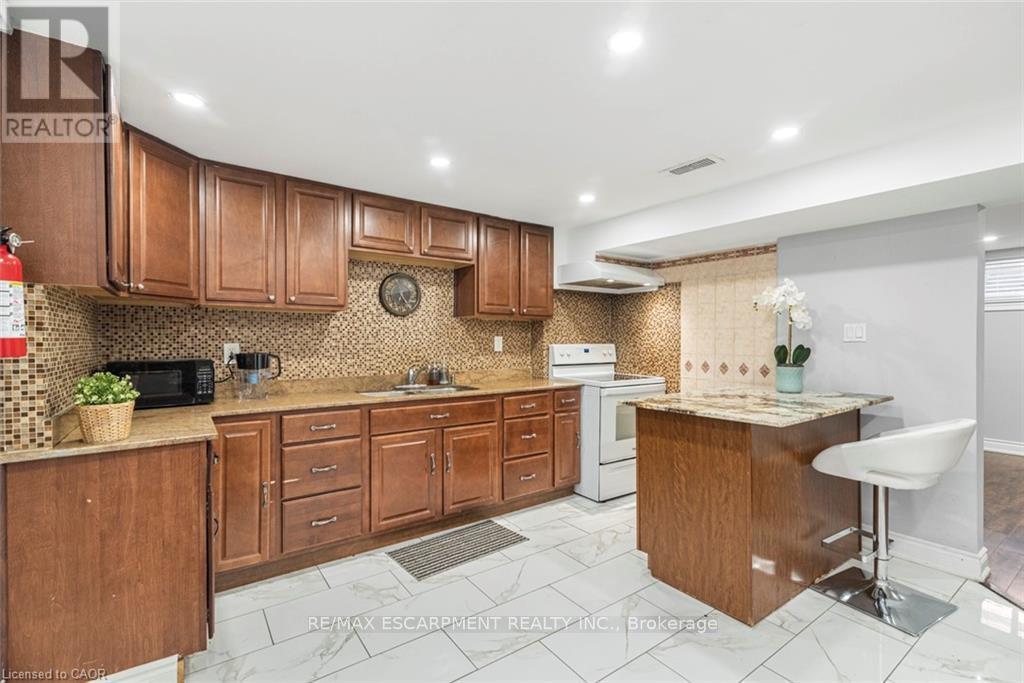 33 Alderney Avenue, Hamilton, Ontario  L9A 2A6 - Photo 34 - X12601256