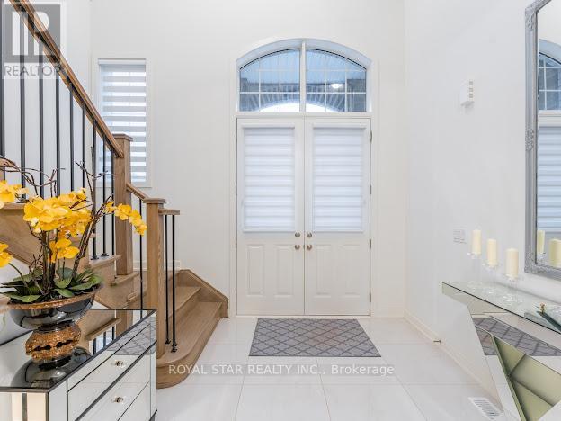 36 Shawbridge Court, Hamilton, Ontario  L8J 0M8 - Photo 3 - X12601330