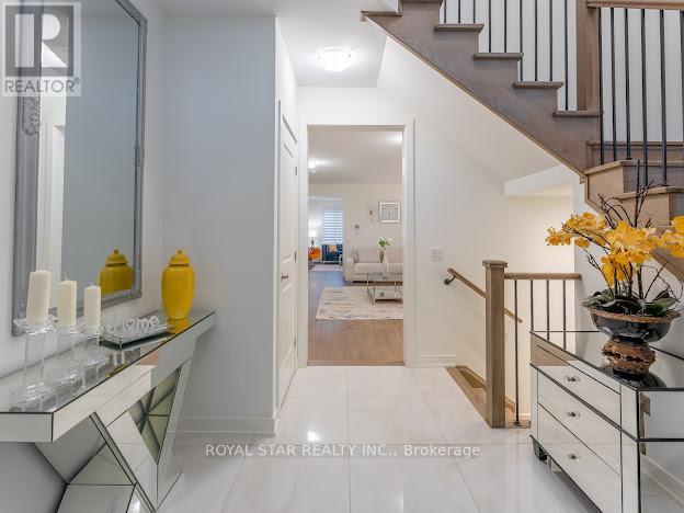 36 Shawbridge Court, Hamilton, Ontario  L8J 0M8 - Photo 4 - X12601330