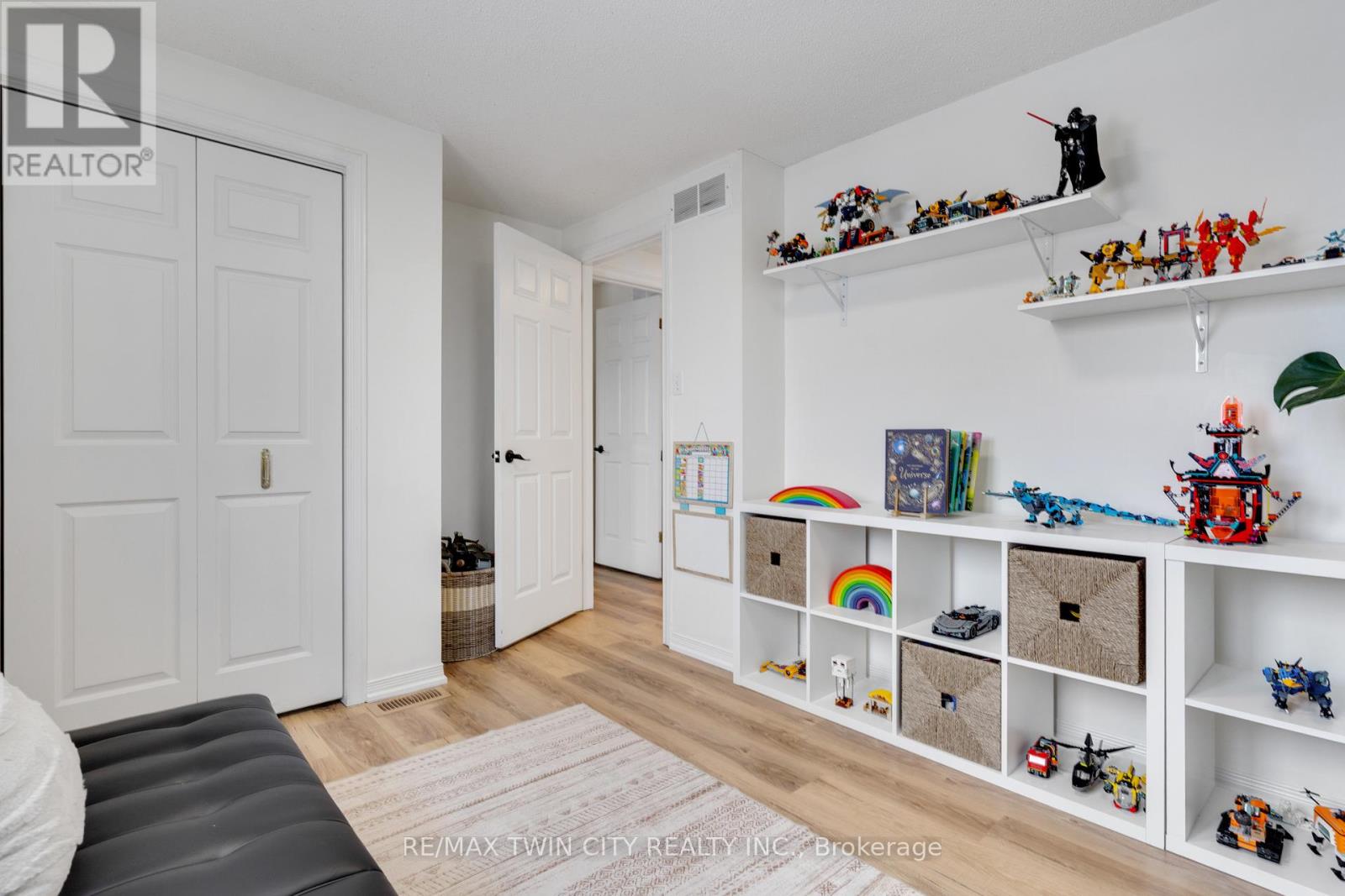 225 Thornbird Place, Waterloo, Ontario  N2T 2P1 - Photo 27 - X12601362