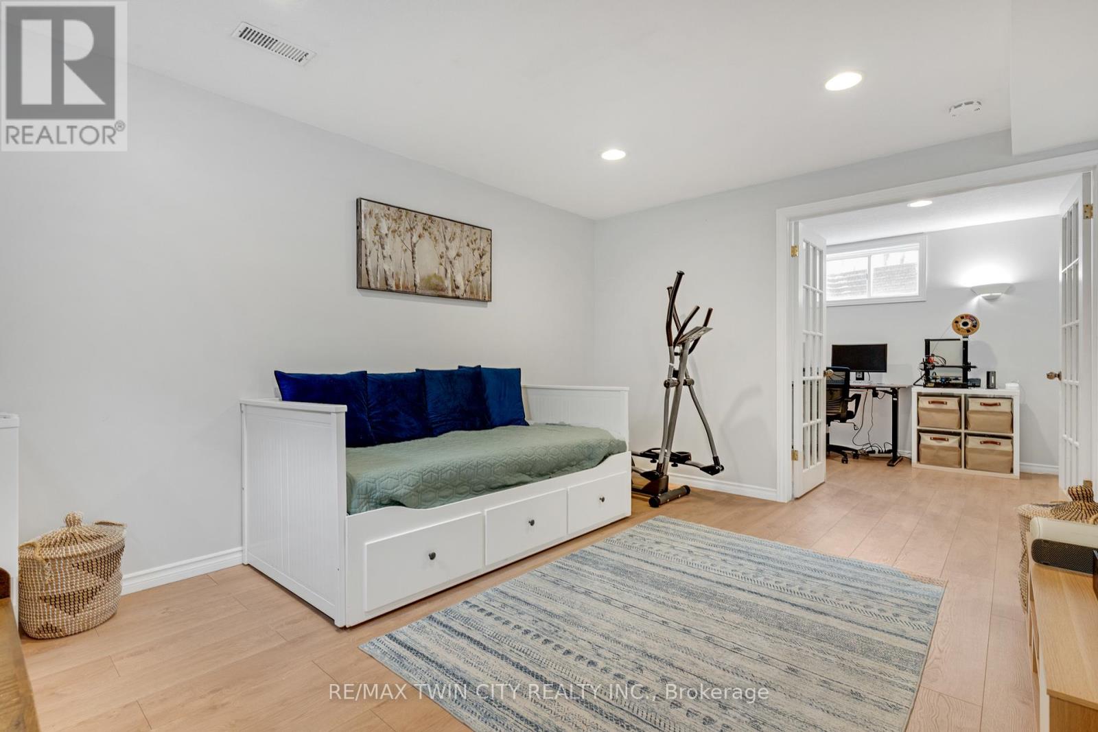 225 Thornbird Place, Waterloo, Ontario  N2T 2P1 - Photo 31 - X12601362