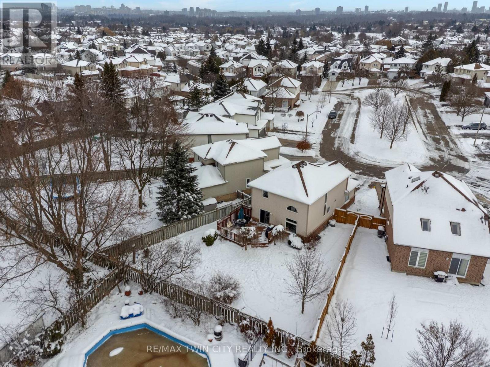 225 Thornbird Place, Waterloo, Ontario  N2T 2P1 - Photo 45 - X12601362