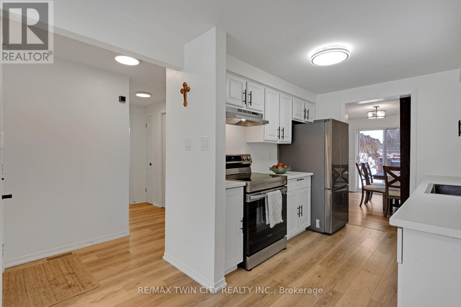 225 Thornbird Place, Waterloo, Ontario  N2T 2P1 - Photo 7 - X12601362