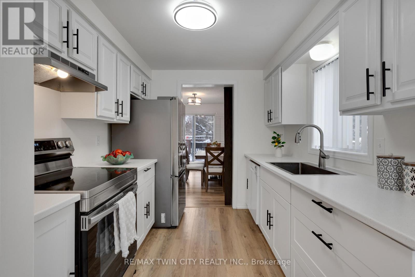 225 Thornbird Place, Waterloo, Ontario  N2T 2P1 - Photo 8 - X12601362