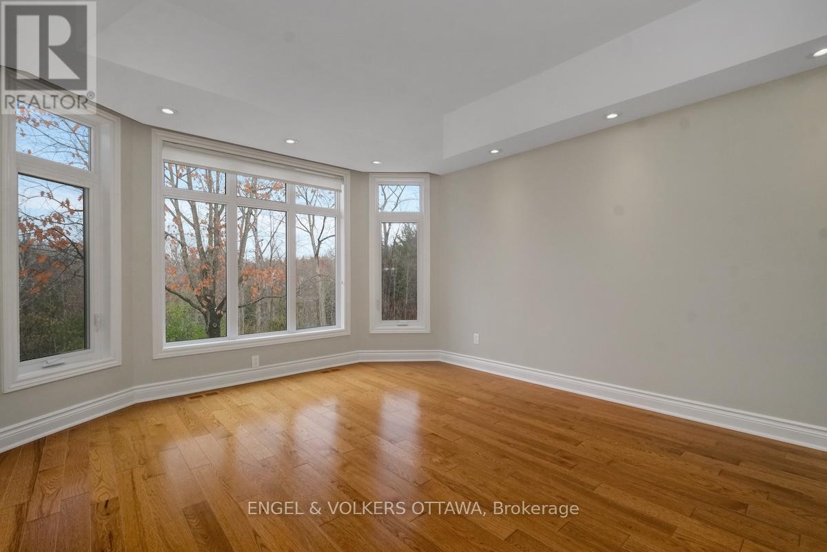 25 Bittern Court, Ottawa, Ontario  K1L 8K9 - Photo 12 - X12601440