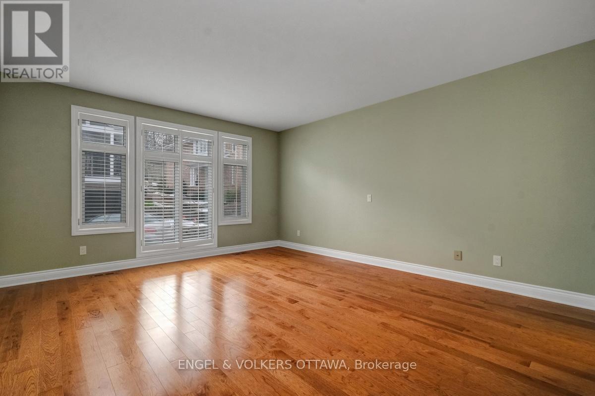 25 Bittern Court, Ottawa, Ontario  K1L 8K9 - Photo 18 - X12601440