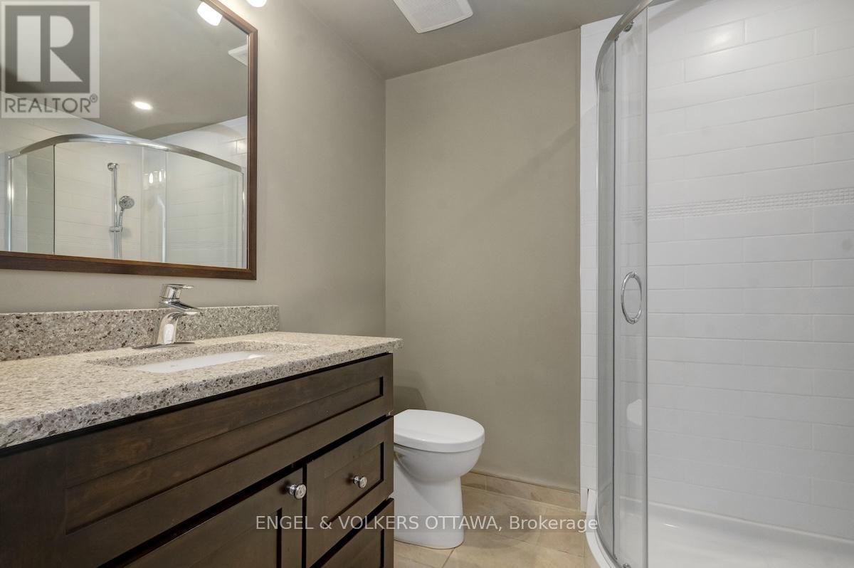 25 Bittern Court, Ottawa, Ontario  K1L 8K9 - Photo 32 - X12601440