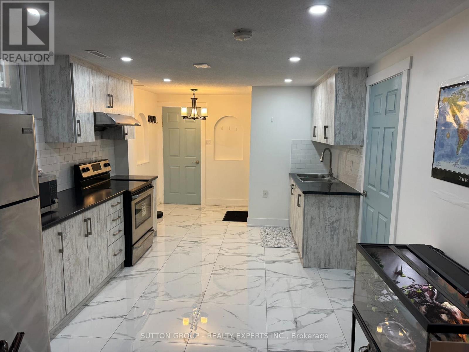 Basement - 218 Ingleside Place, Kitchener, Ontario  N2M 2H2 - Photo 5 - X12584968