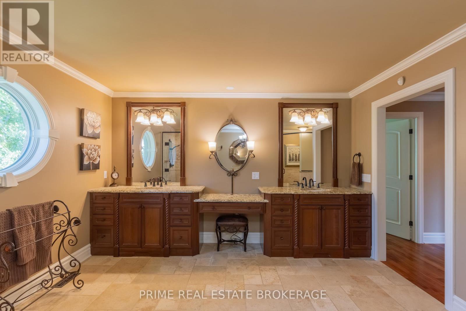 565 Eagletrace Drive, London North, Ontario  N6G 0E8 - Photo 26 - X12410777