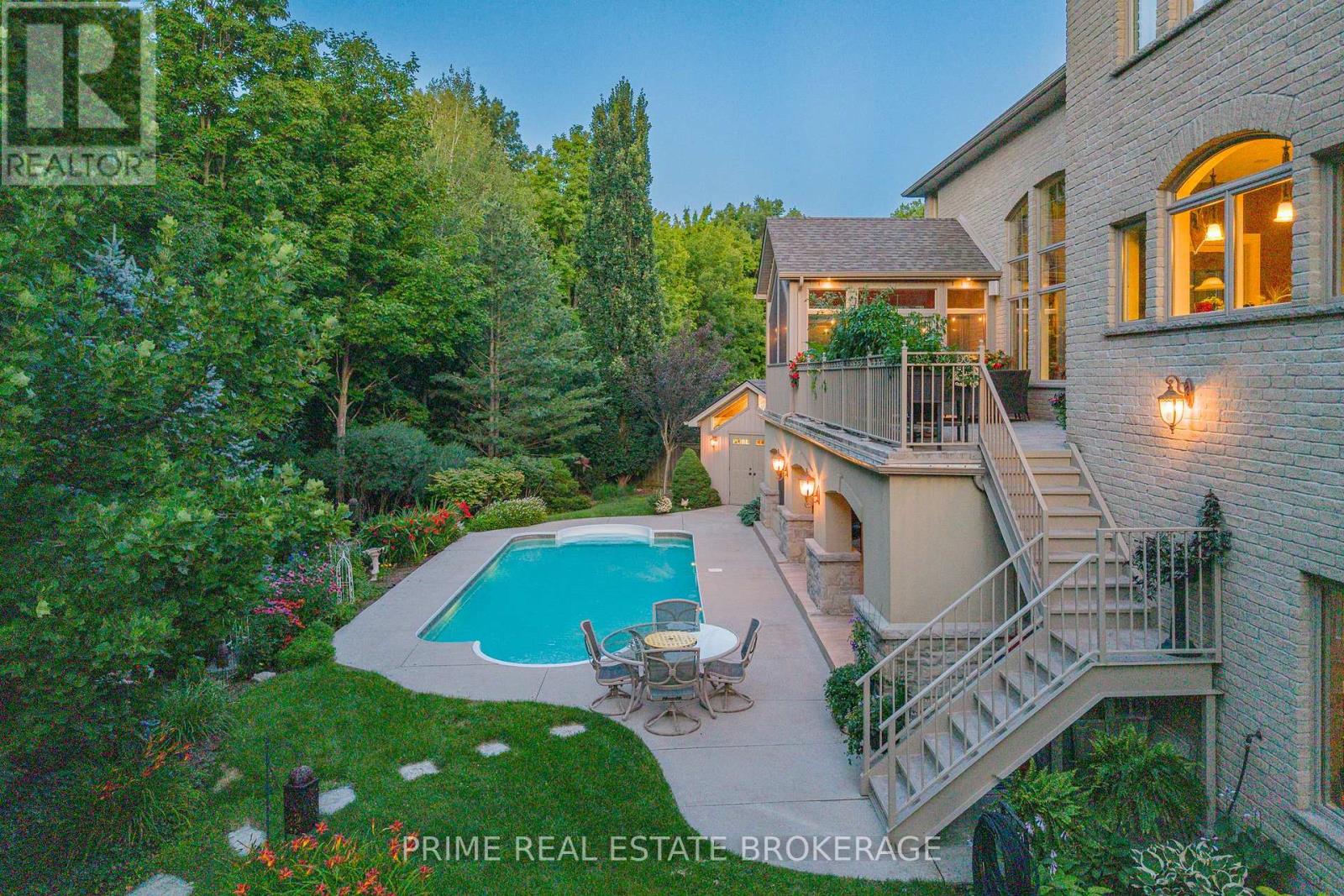 565 Eagletrace Drive, London North, Ontario  N6G 0E8 - Photo 4 - X12410777