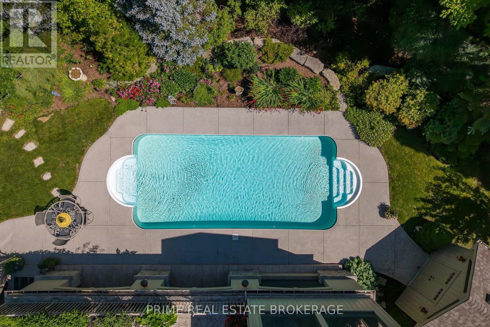 565 Eagletrace Drive, London North, Ontario  N6G 0E8 - Photo 6 - X12410777