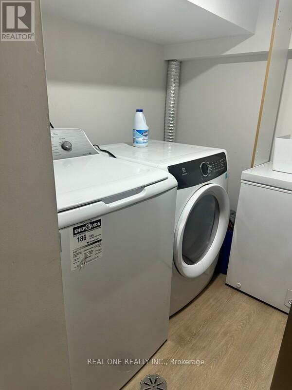 1 - 124 Malvern Avenue, Toronto, Ontario  M4E 3E5 - Photo 11 - E12601406