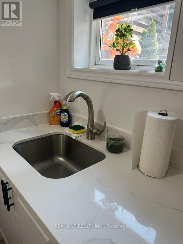 1 - 124 Malvern Avenue, Toronto, Ontario  M4E 3E5 - Photo 4 - E12601406