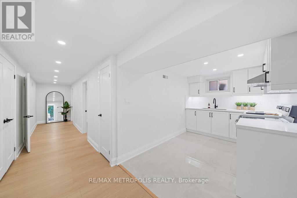 27 Gully Drive, Toronto, Ontario  M1K 4W3 - Photo 18 - E12601426