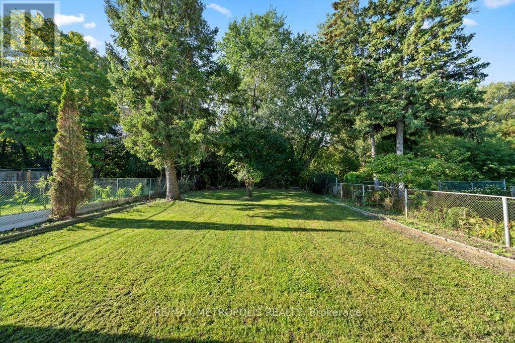 27 Gully Drive, Toronto, Ontario  M1K 4W3 - Photo 25 - E12601426