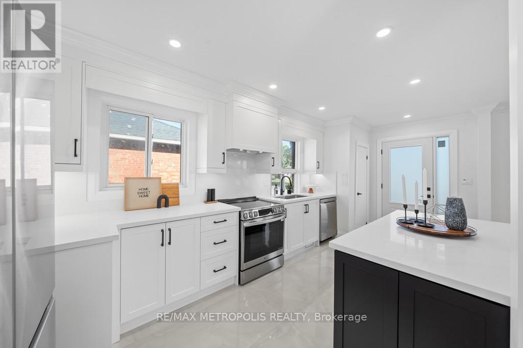 27 Gully Drive, Toronto, Ontario  M1K 4W3 - Photo 8 - E12601426