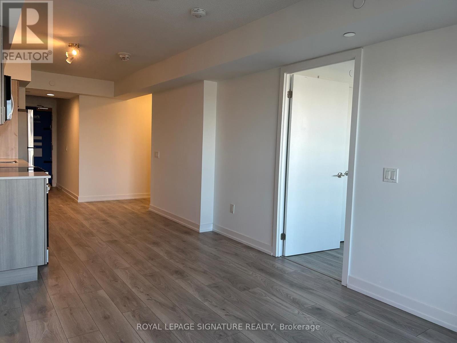 301 - 1455 Celebration Drive, Pickering, Ontario  L1W 1L8 - Photo 10 - E12601454