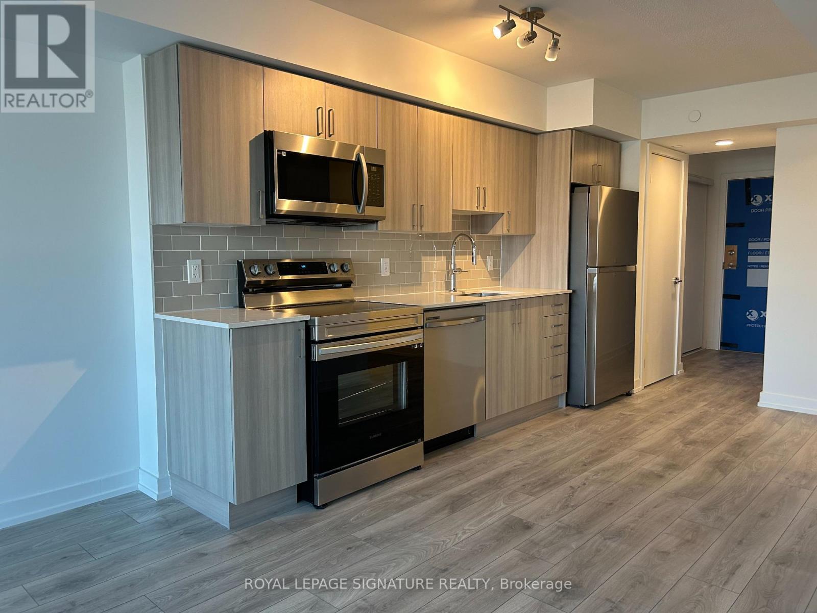 301 - 1455 Celebration Drive, Pickering, Ontario  L1W 1L8 - Photo 12 - E12601454