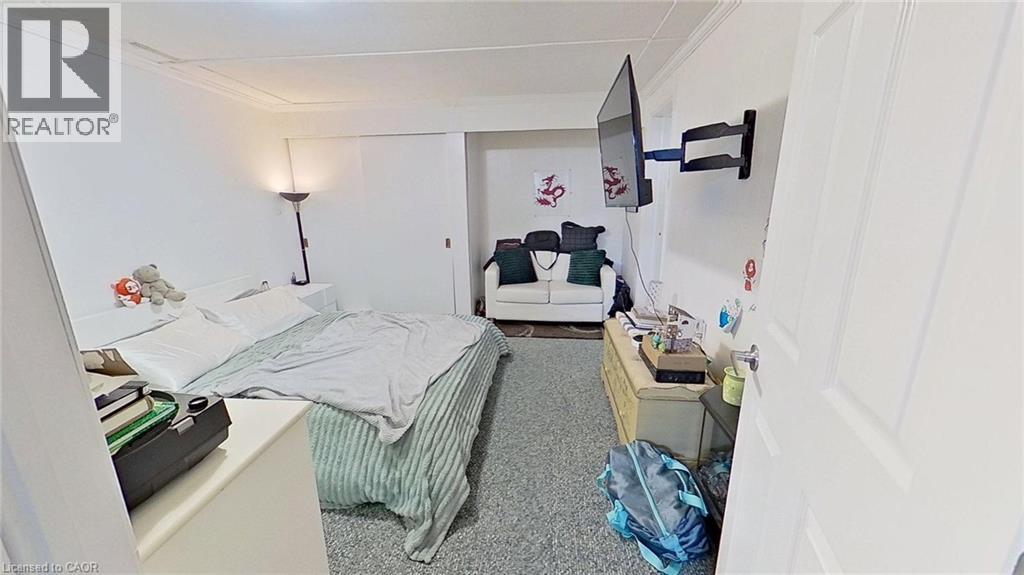 Photo 27 of 36 for 27 Hepburn Avenue