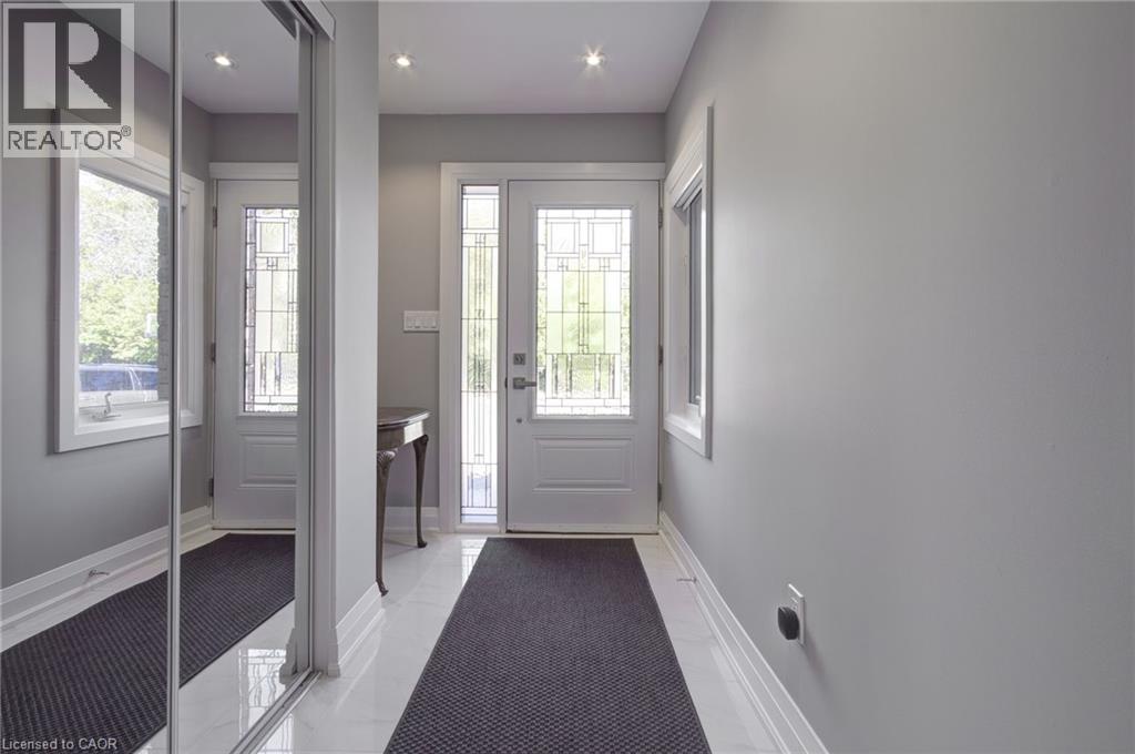 214 Ross Lane, Oakville, Ontario  L6H 5K5 - Photo 2 - 40772074