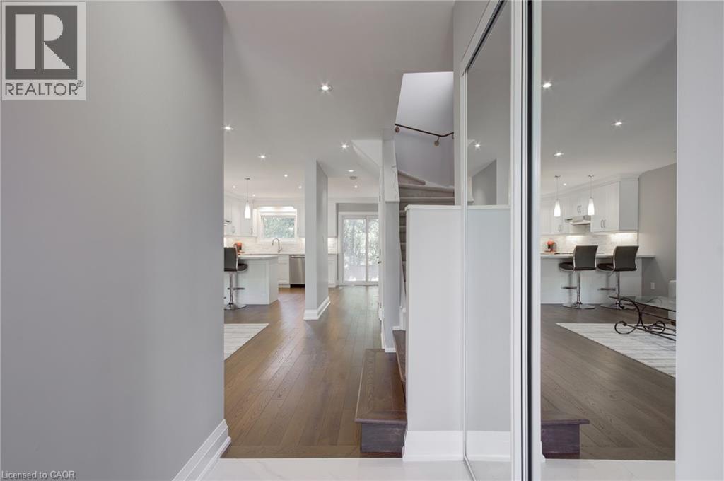 214 Ross Lane, Oakville, Ontario  L6H 5K5 - Photo 3 - 40772074