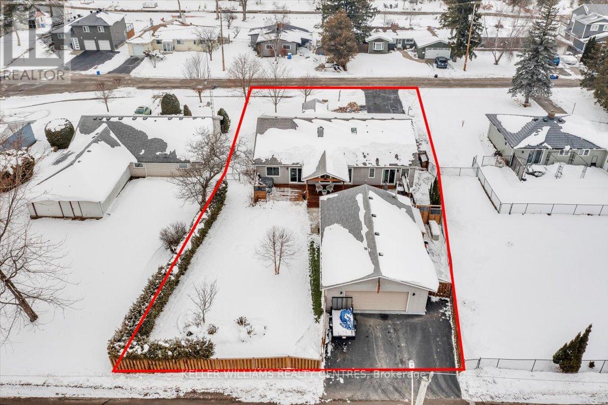 207 South Channel Drive, Georgina, Ontario  L4P 2N4 - Photo 3 - N12601408