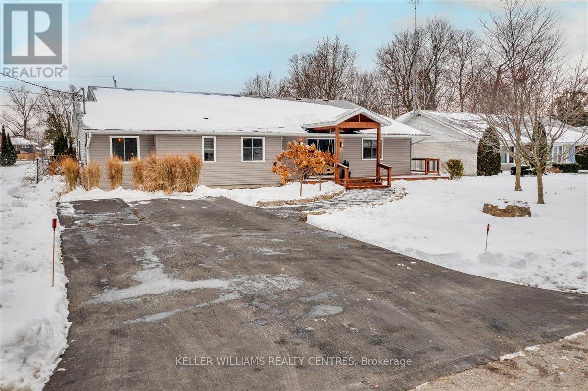 207 South Channel Drive, Georgina, Ontario  L4P 2N4 - Photo 7 - N12601408