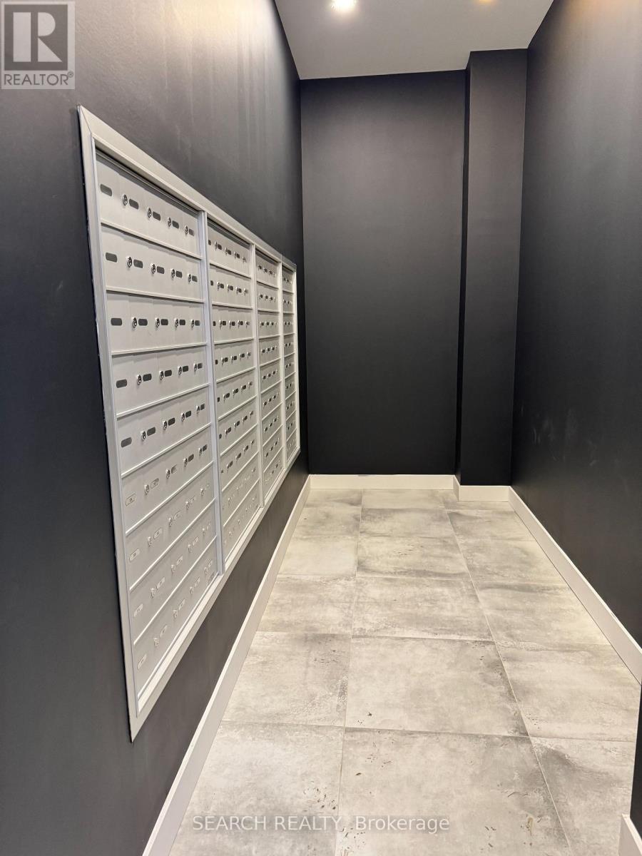 809 - 705 Davis Drive, Newmarket, Ontario  L3Y 0J2 - Photo 6 - N12601424