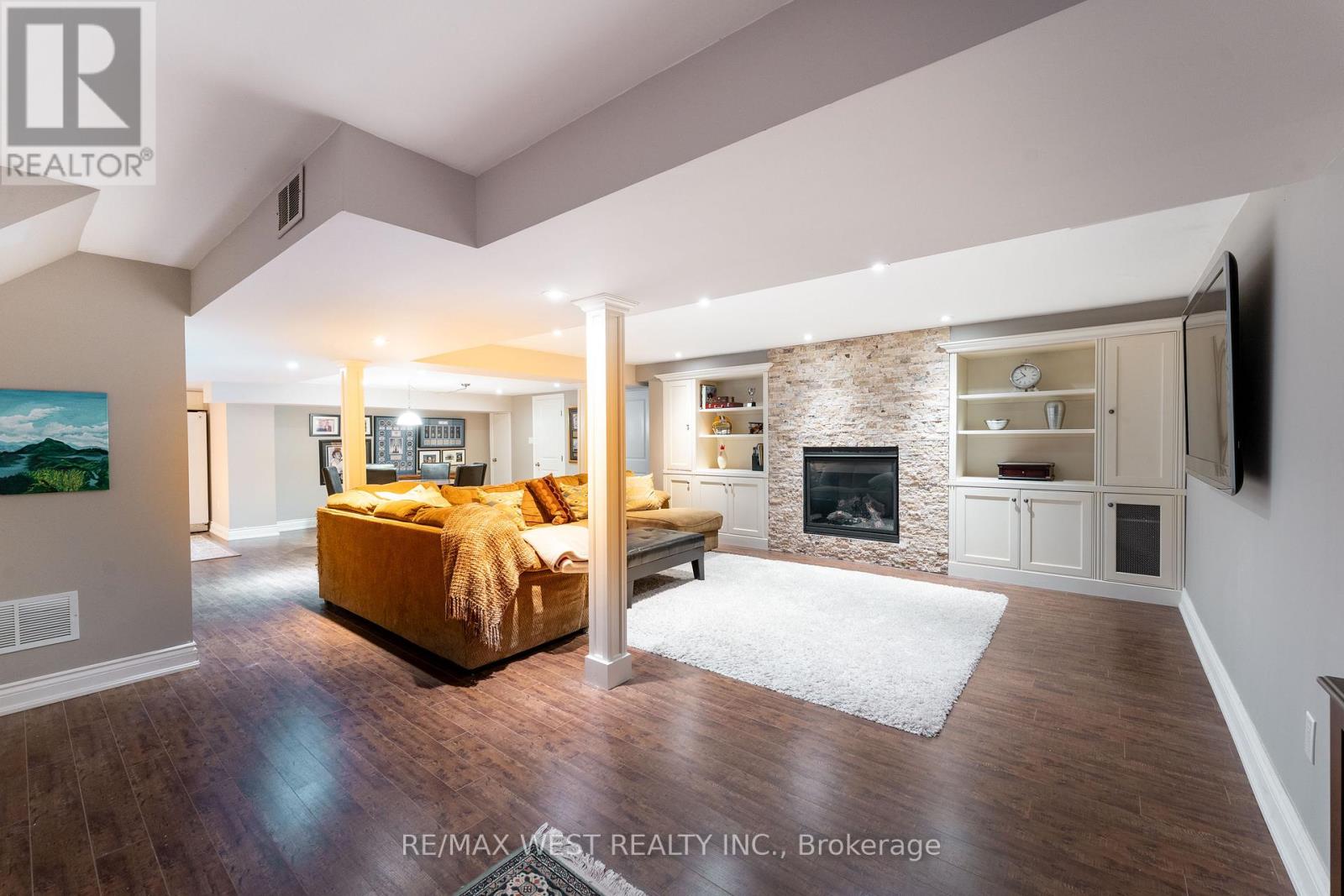 18 Harrowsmith Place, Richmond Hill, Ontario  L4E 2J9 - Photo 30 - N12601464