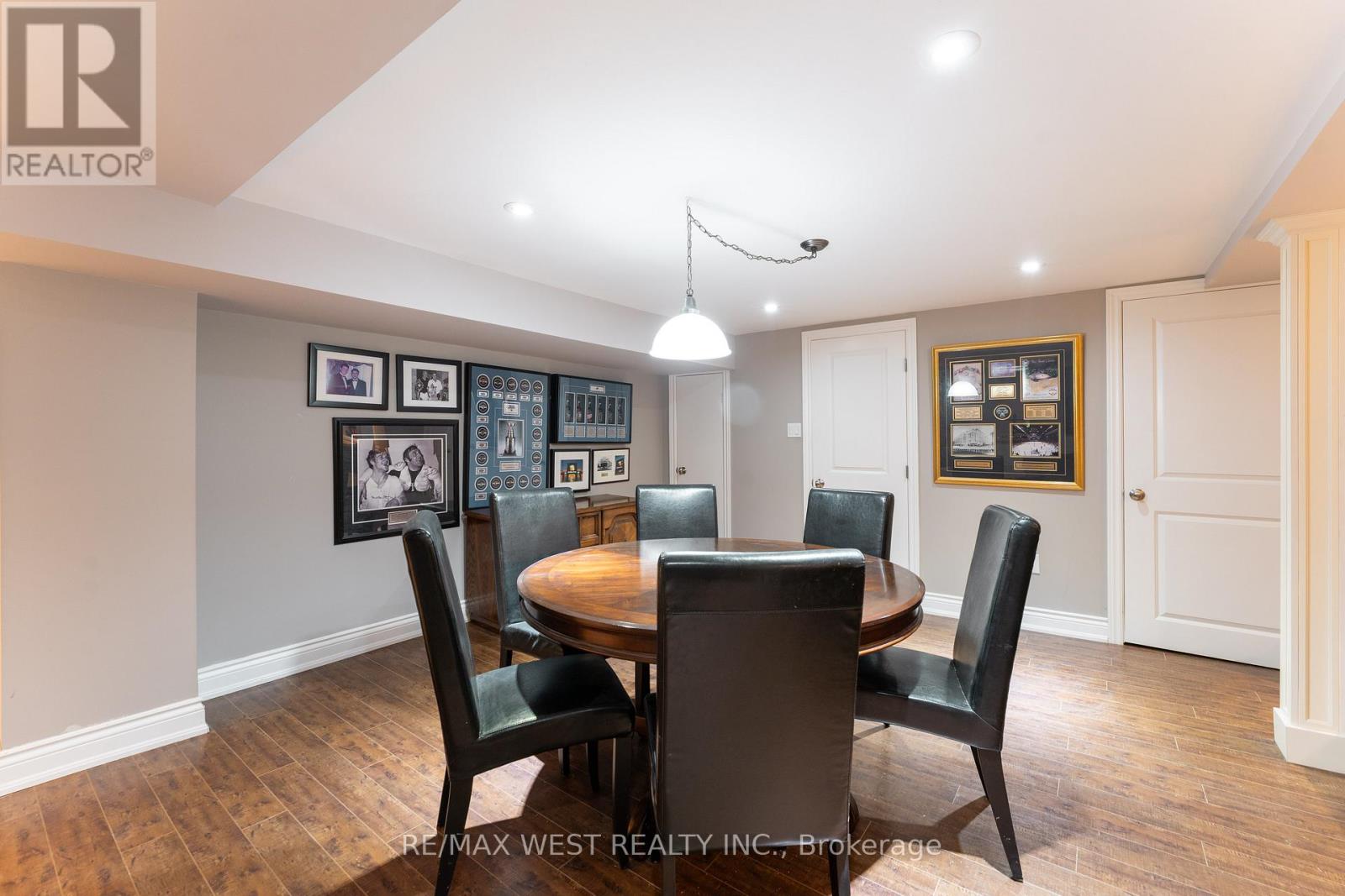 18 Harrowsmith Place, Richmond Hill, Ontario  L4E 2J9 - Photo 32 - N12601464