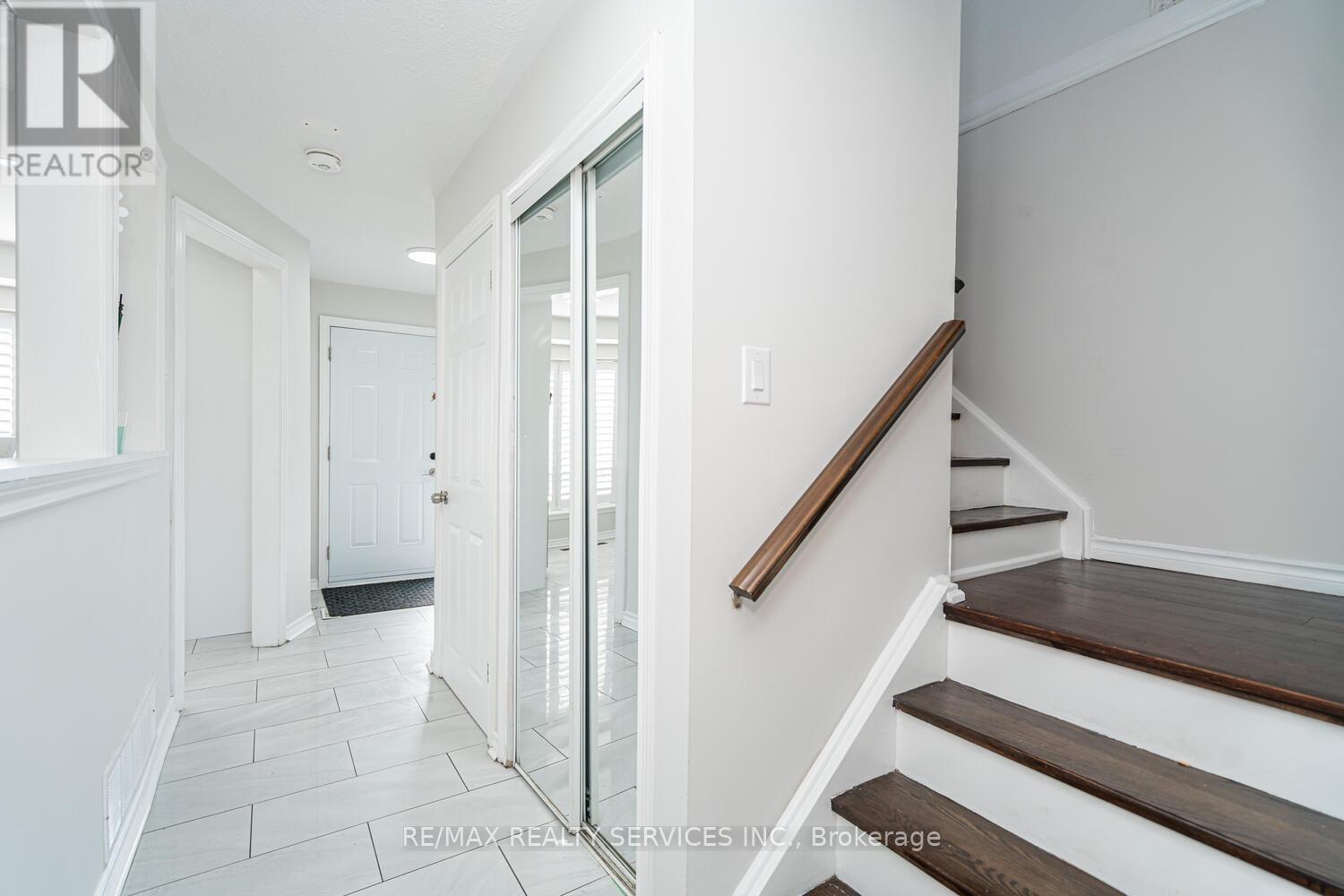 172 Hansen Road, Brampton (Madoc), Ontario  L6V 2G6 - Photo 18 - W12601384