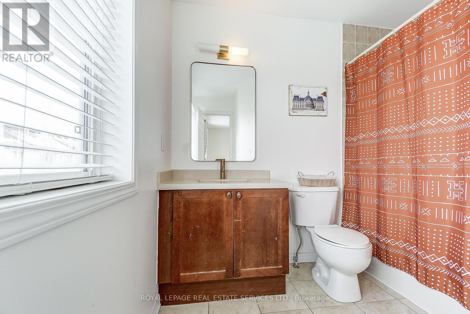 2455 Springforest Drive, Oakville, Ontario  L6M 0A1 - Photo 11 - W12601436