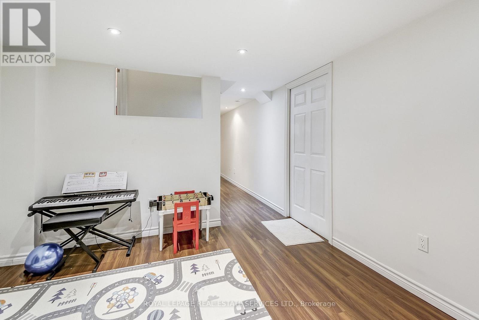 2455 Springforest Drive, Oakville, Ontario  L6M 0A1 - Photo 18 - W12601436