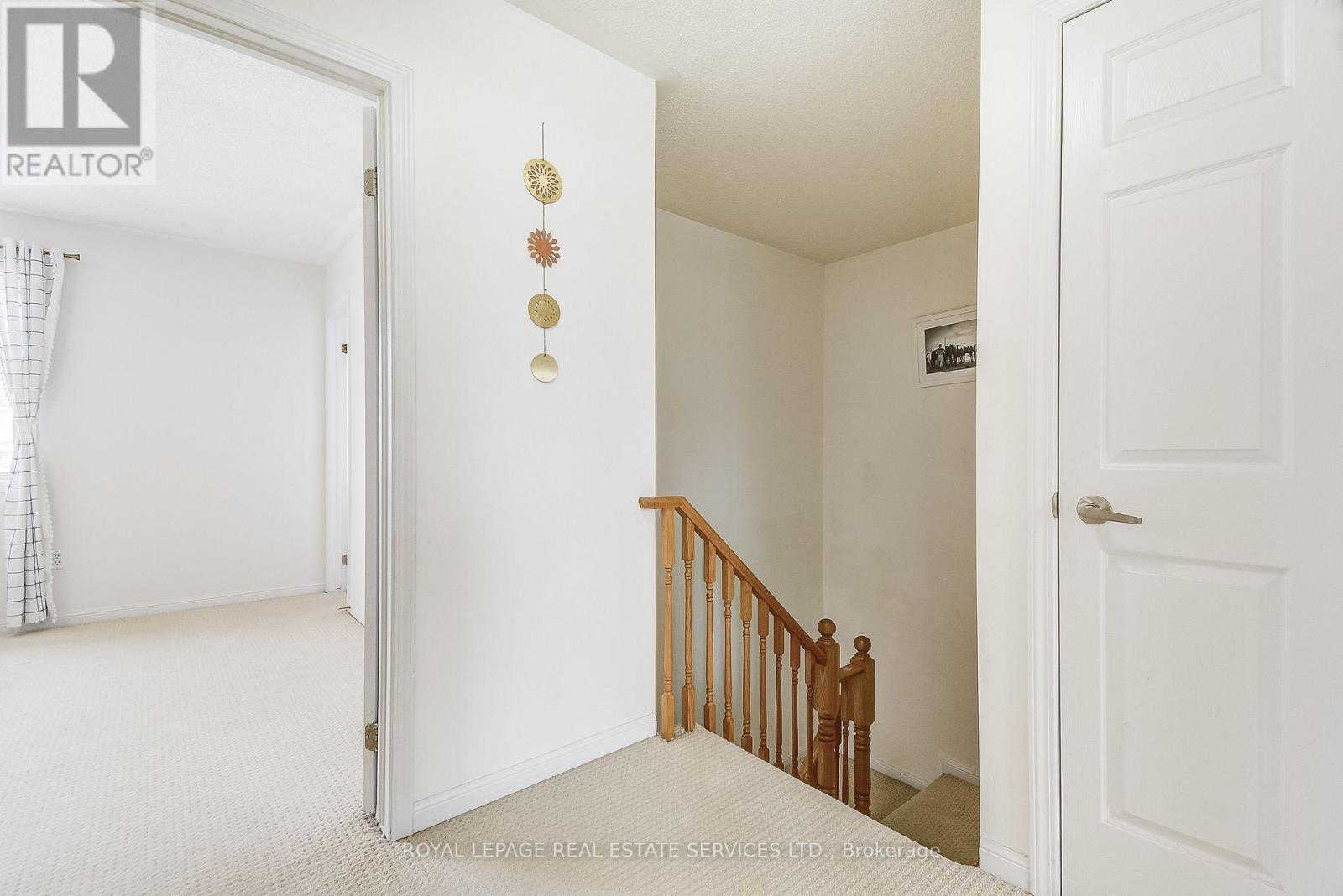 2455 Springforest Drive, Oakville, Ontario  L6M 0A1 - Photo 8 - W12601436