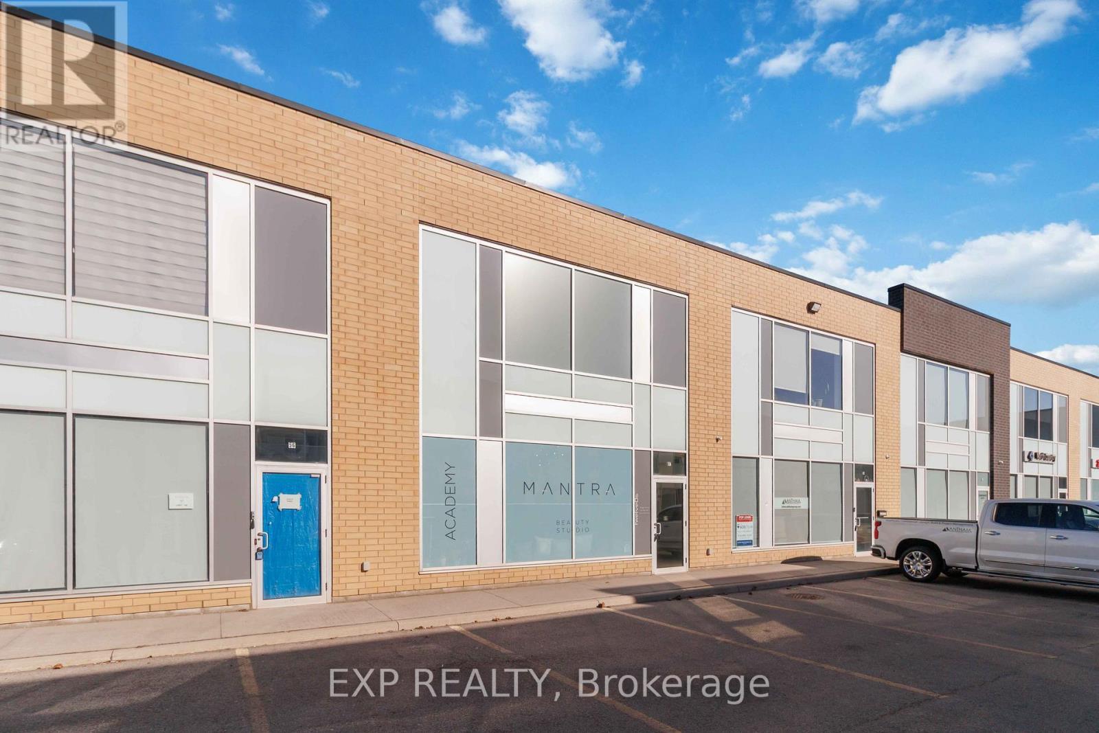 57 - 1215 Queens Way E, Mississauga, Ontario  L4Y 0G4 - Photo 3 - W12601448