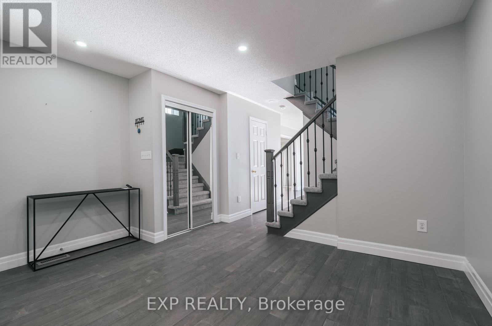 Upper - 10 Virtues Avenue, Brampton, Ontario  L7A 2R8 - Photo 3 - W12601466