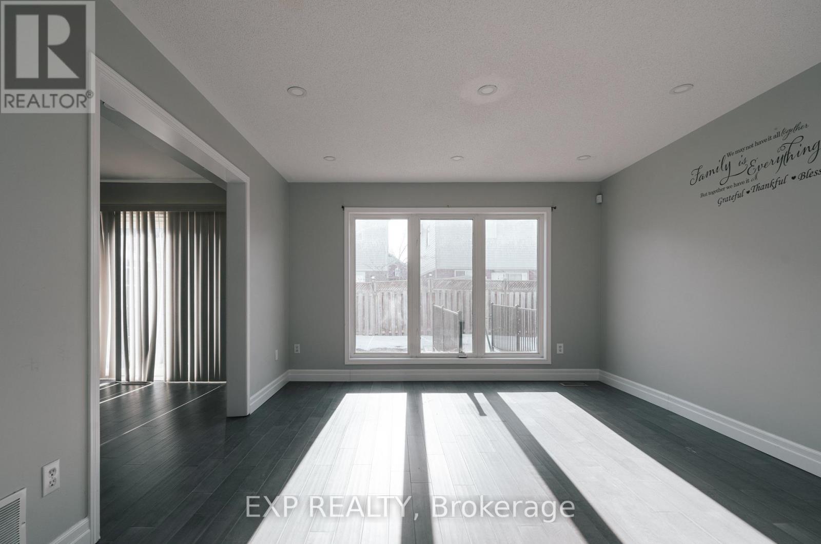 Upper - 10 Virtues Avenue, Brampton, Ontario  L7A 2R8 - Photo 4 - W12601466