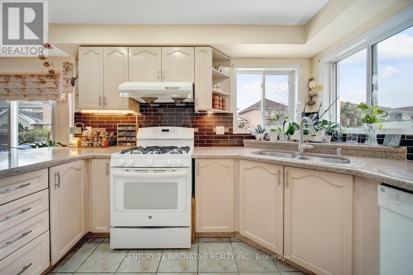 7289 Terragar Boulevard, Mississauga, Ontario  L5N 7L8 - Photo 20 - W12601476