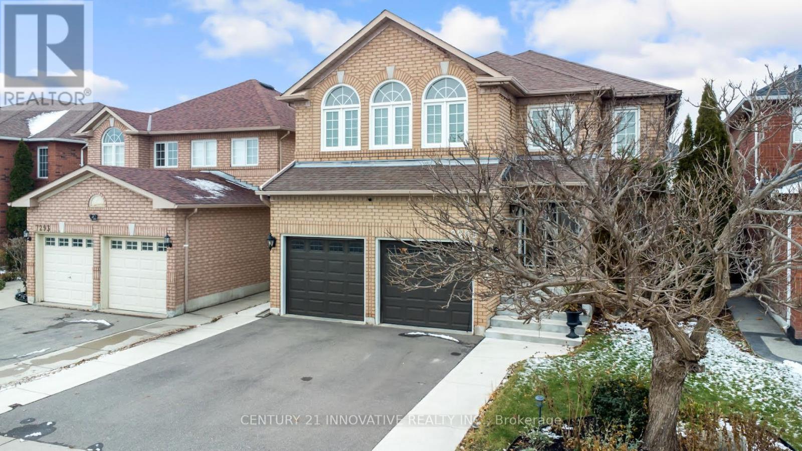 7289 Terragar Boulevard, Mississauga, Ontario  L5N 7L8 - Photo 3 - W12601476