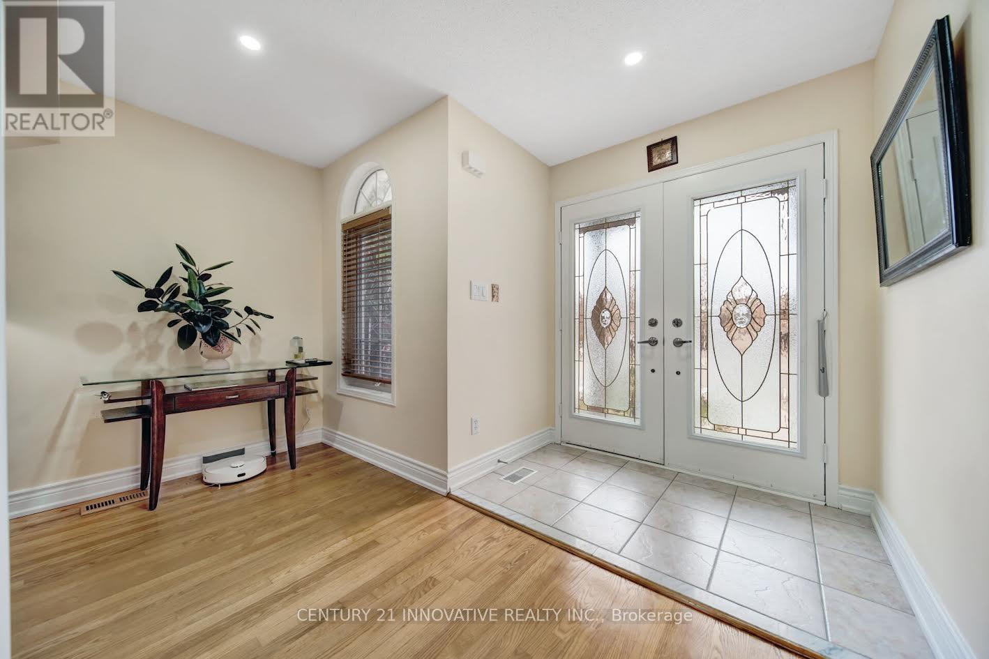 7289 Terragar Boulevard, Mississauga, Ontario  L5N 7L8 - Photo 4 - W12601476