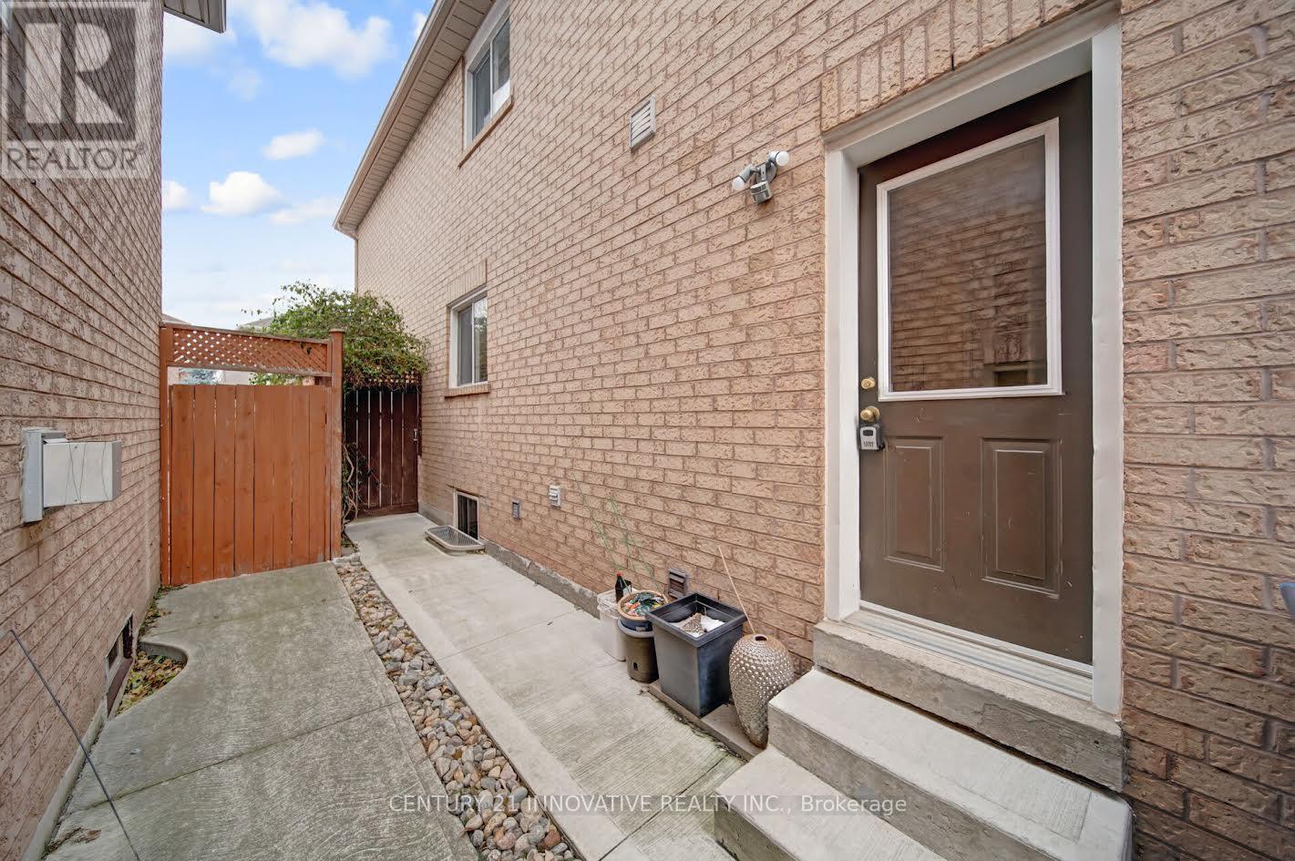 7289 Terragar Boulevard, Mississauga, Ontario  L5N 7L8 - Photo 46 - W12601476