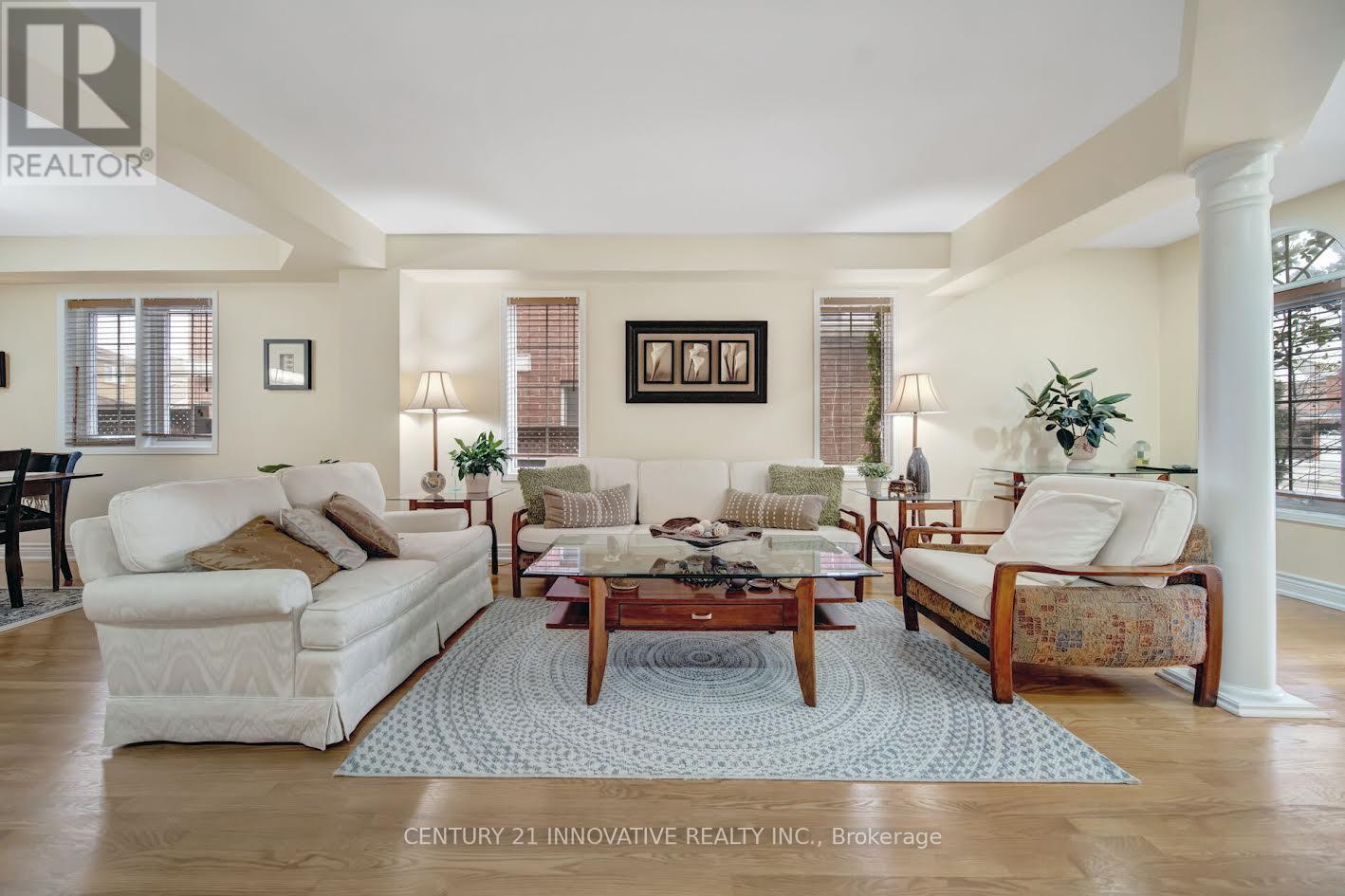 7289 Terragar Boulevard, Mississauga, Ontario  L5N 7L8 - Photo 7 - W12601476