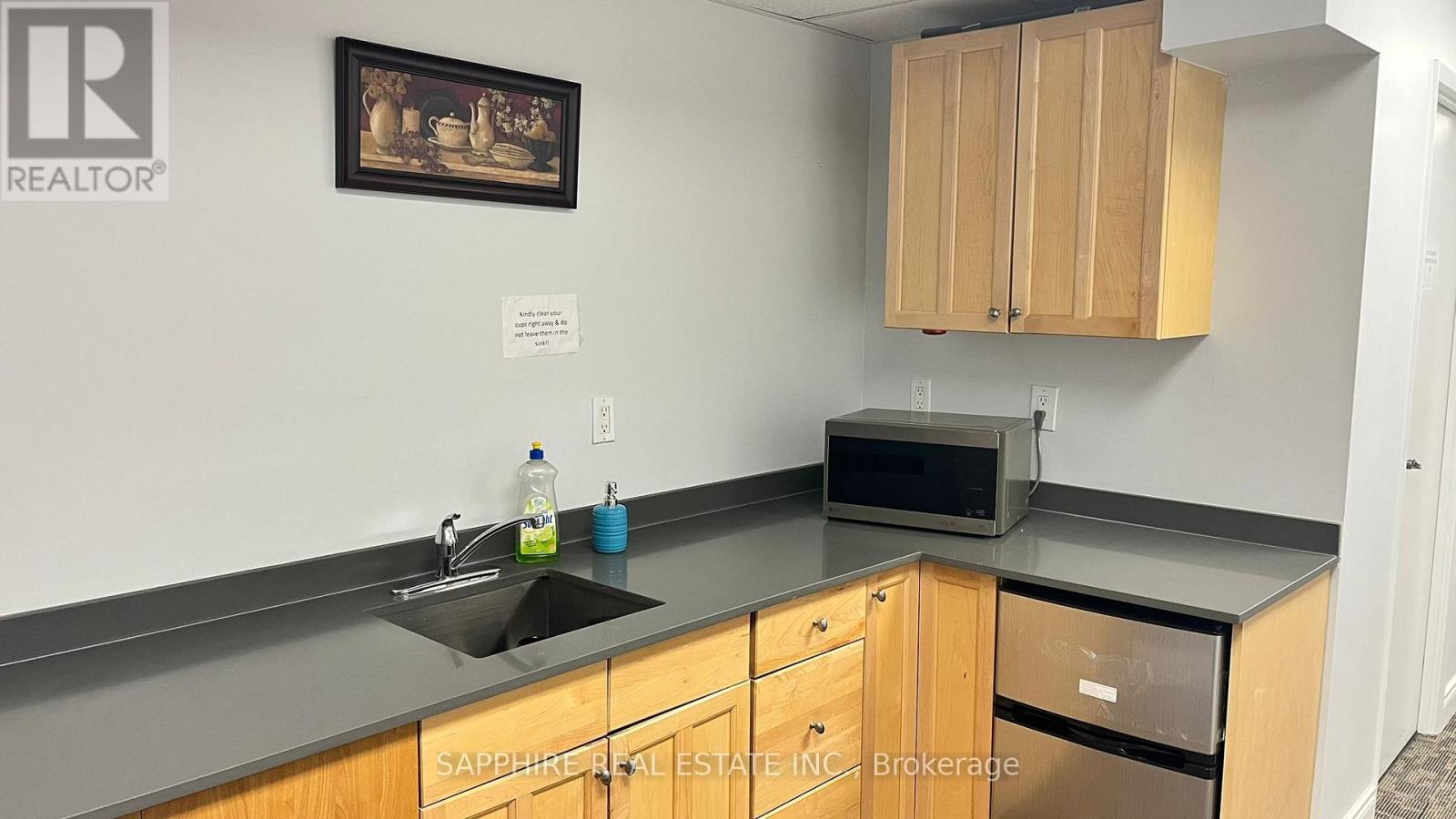 1-102 - 7885 Tranmere Drive, Mississauga, Ontario  L5S 1V8 - Photo 5 - W12563166