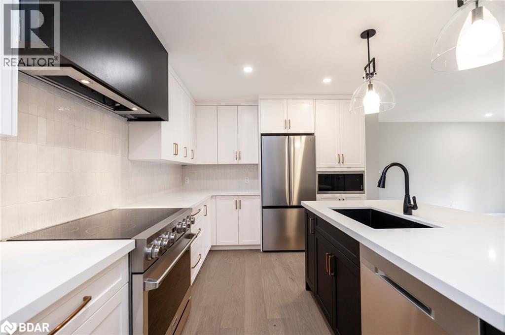 16 Hillview Crescent, Midhurst, Ontario  L9X 1N4 - Photo 2 - 40792409